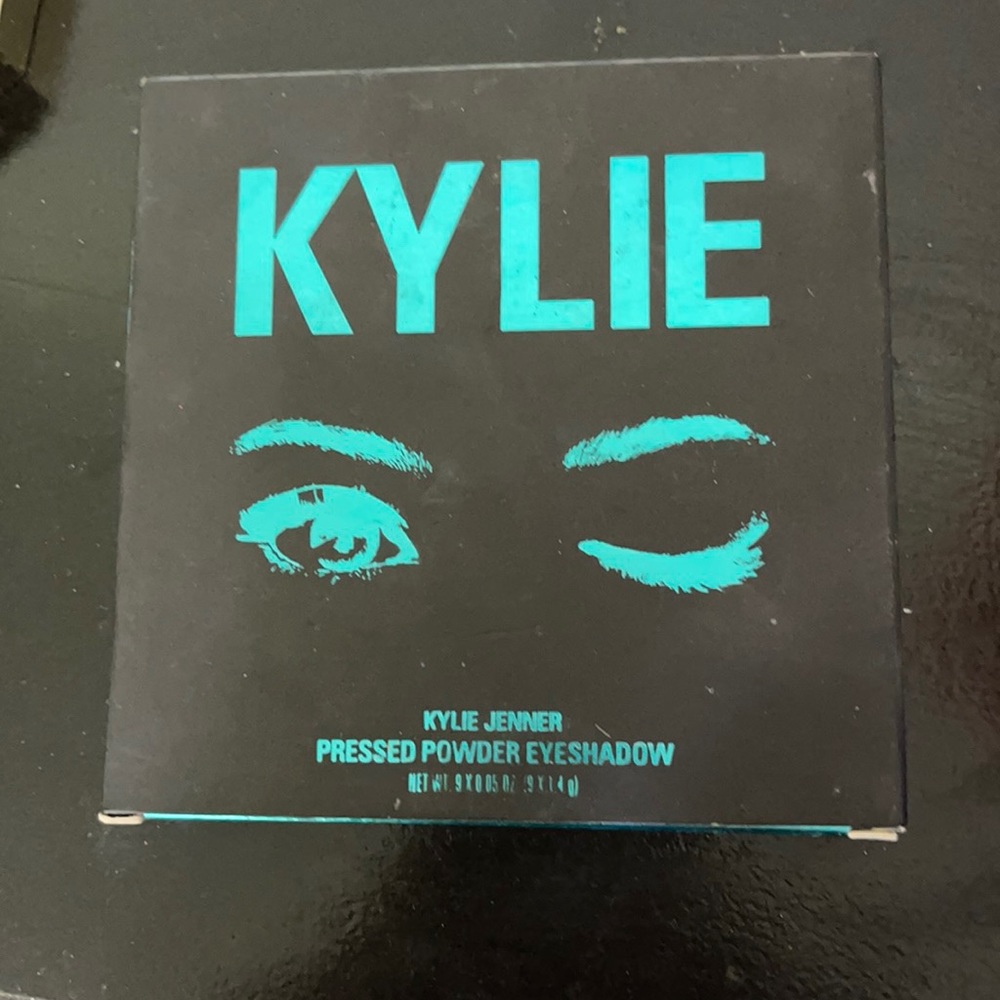 Blue Honey eyeshadow palette